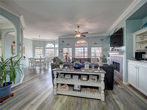 5th image of 13613 Port Royal Ct