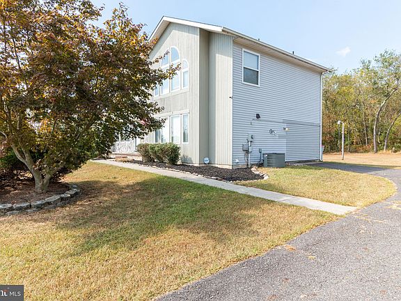 3rd image of 3410 Wilderness Dr