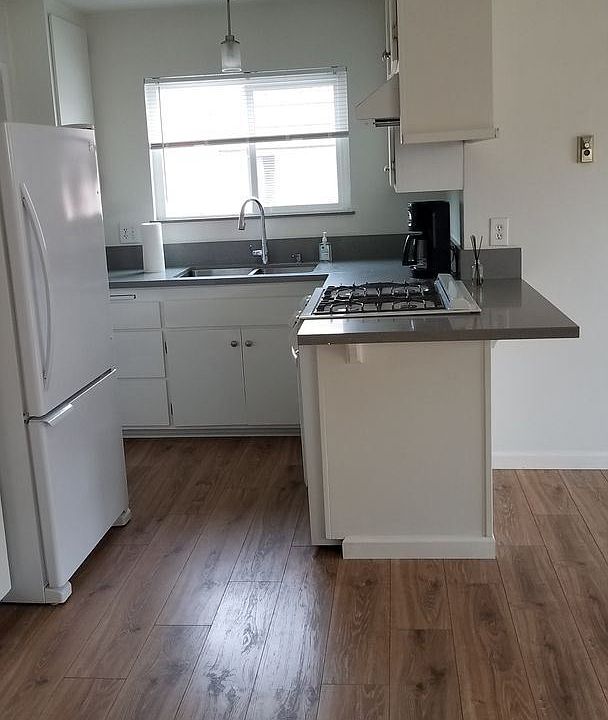 1st image of 135 14th St