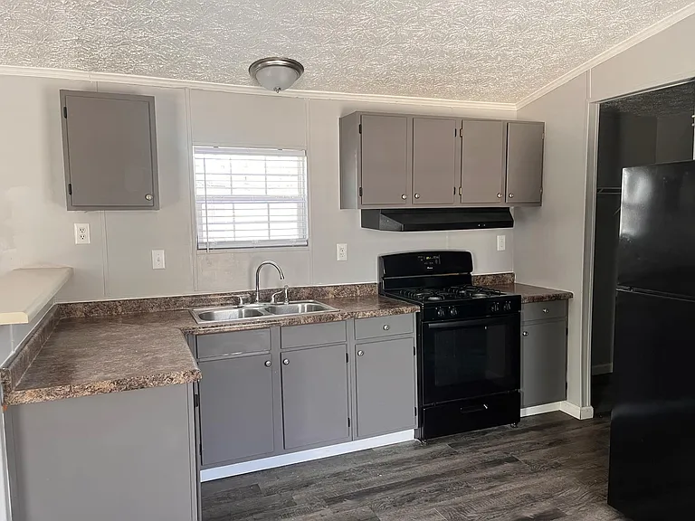 Lincoln Place — Photo 17
