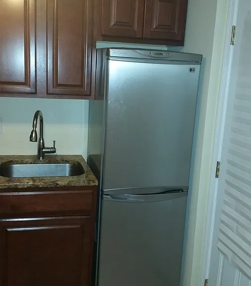 525 Fitzwater St #1R — Photo 1
