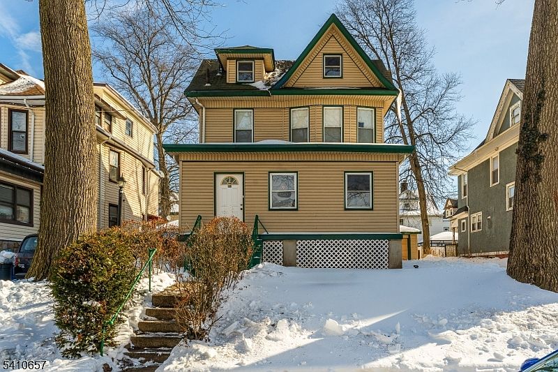 1st image of 757 Parker St