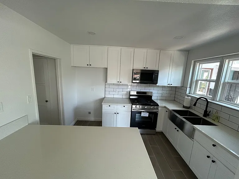 280 S Sadler Ave #2 — Photo 7