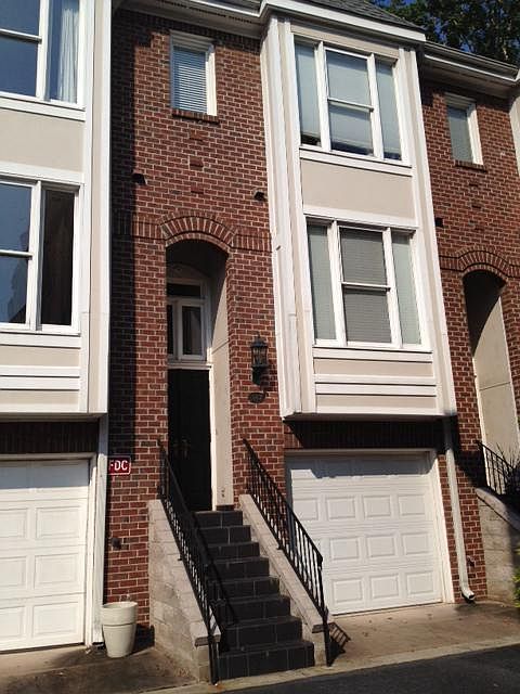 Private entrance to 347 W 7TH ST - Park Place with 2 levels 