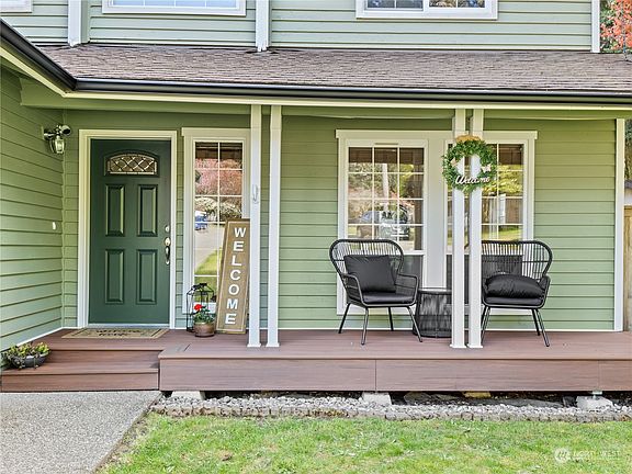 3rd image of 8652 Foster Grove Court NE