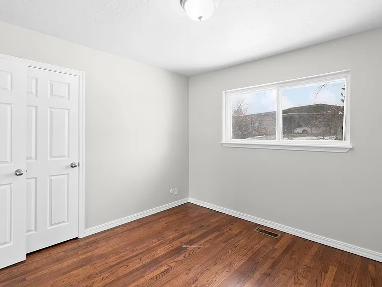 4264 S 1100 E — Photo 15
