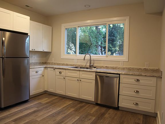 Looking in to kitchen from Dining Room doorway