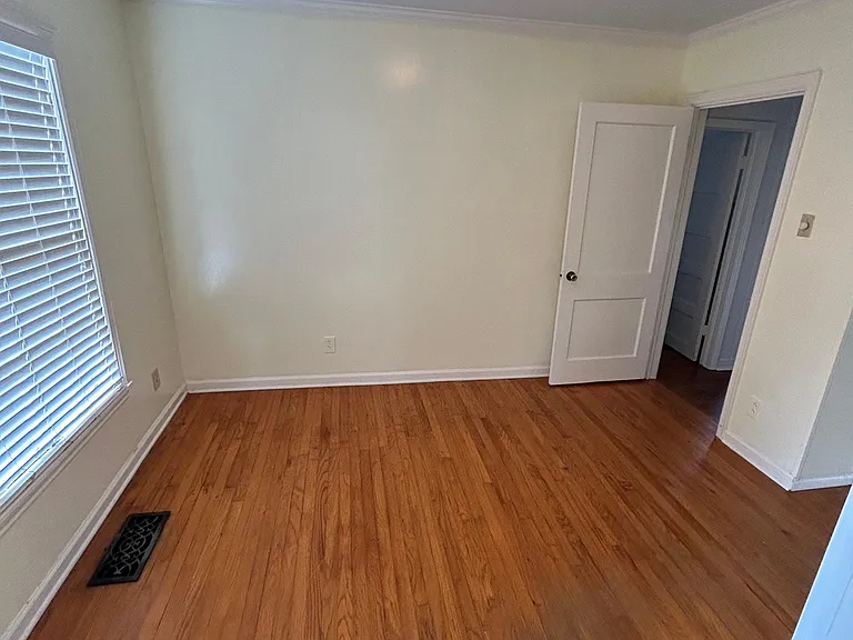 1255 San Patricio Dr — Photo 5
