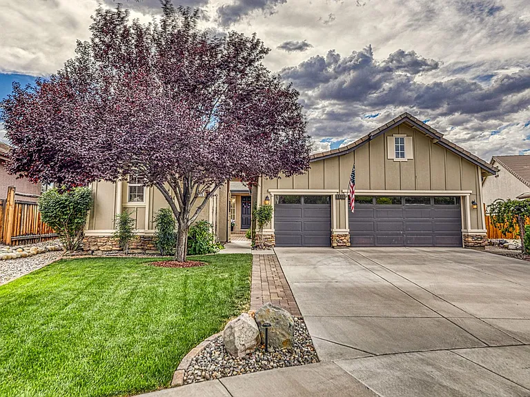 3310 Ten Mile Dr — Photo 1
