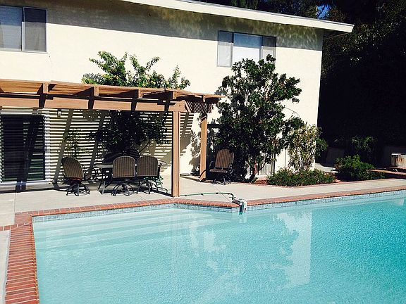 3rd image of 4935 Tarzana Woods Dr