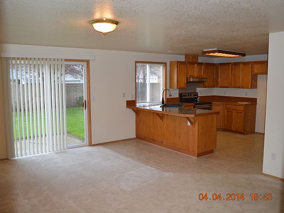 3rd image of 16002 NE 76th St