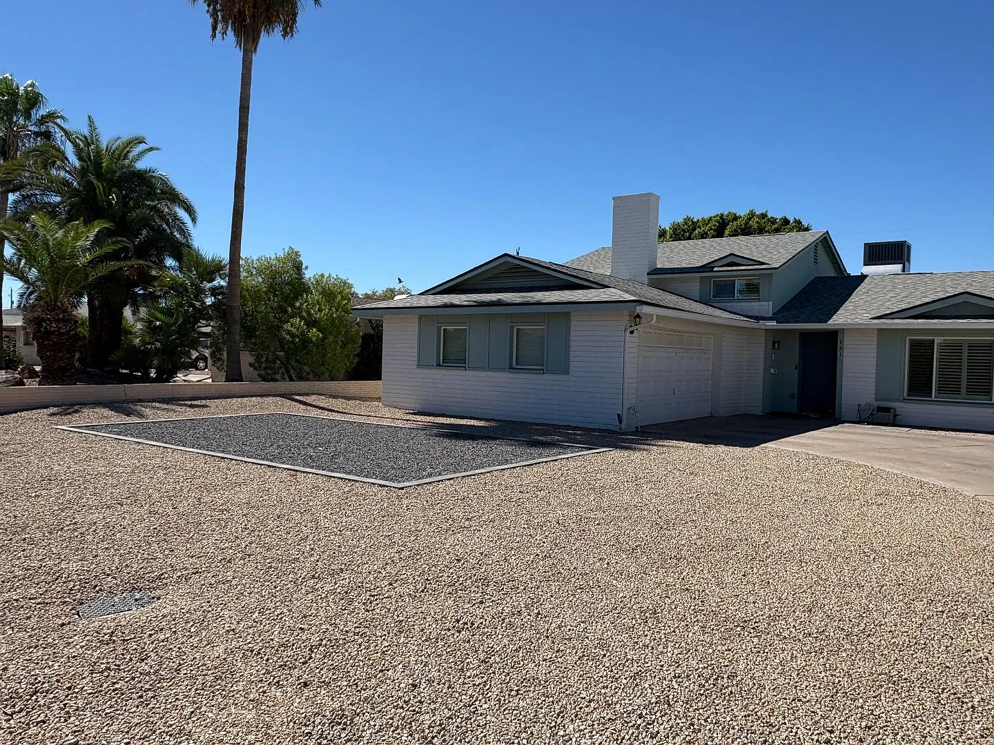 Spacious 5-bedroom home near ASU! — Photo 2