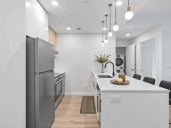 5th image of 827 Sterling Pl #5M