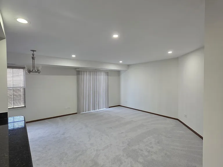 1751 Sleepy Hollow Ct #7 — Photo 3