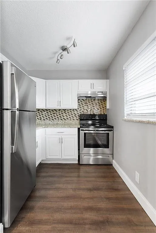 2 bed, 1.0 bath, 750 sqft, $1,970 — Photo 3