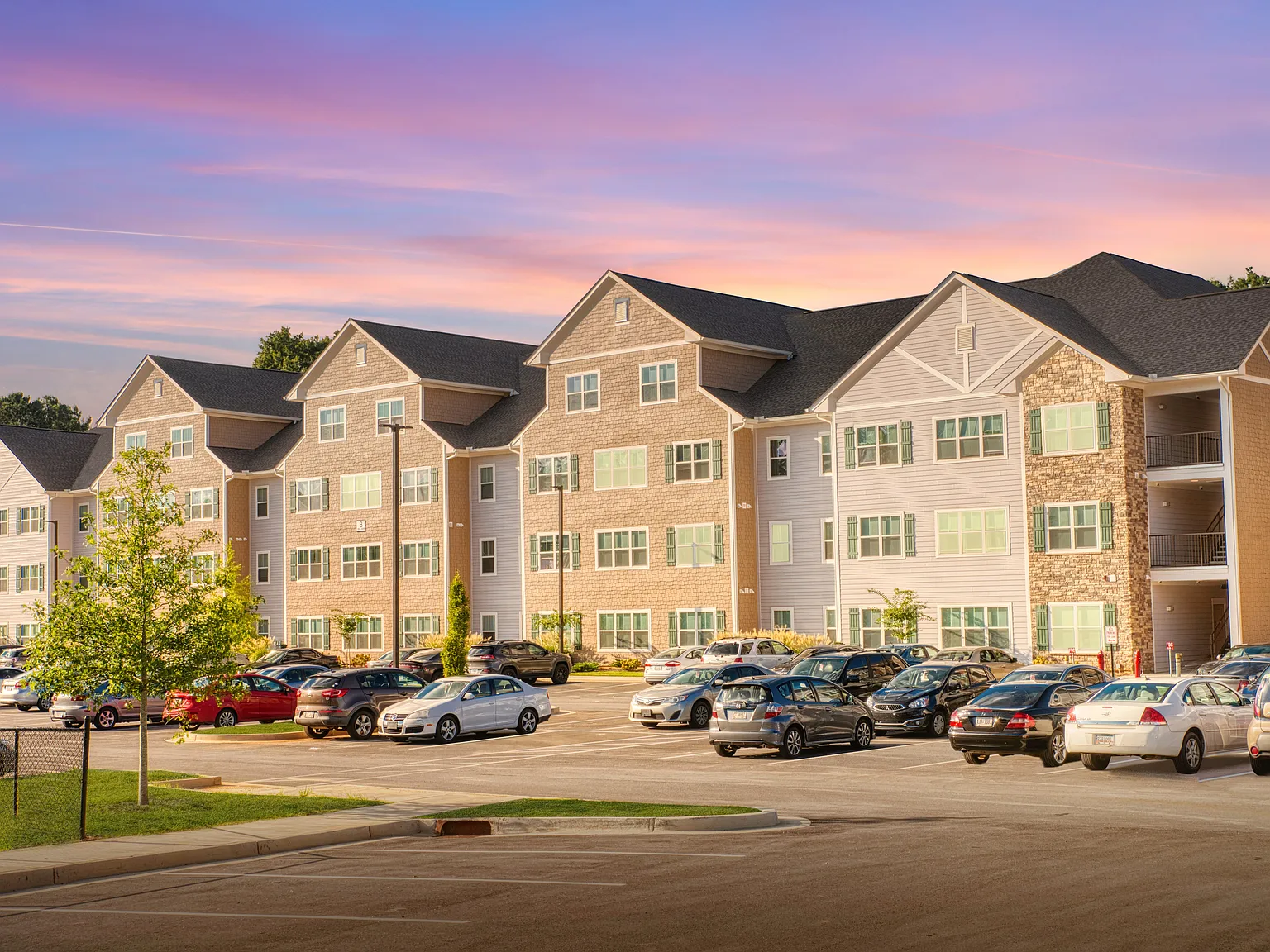 Flagship Carrollton Apartments and Townhomes — Photo 1