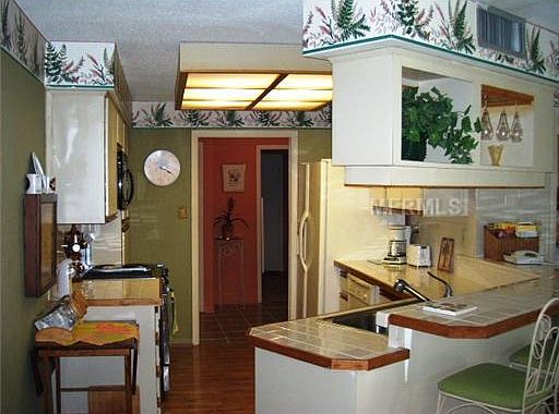 5th image of 541 Howard Ave