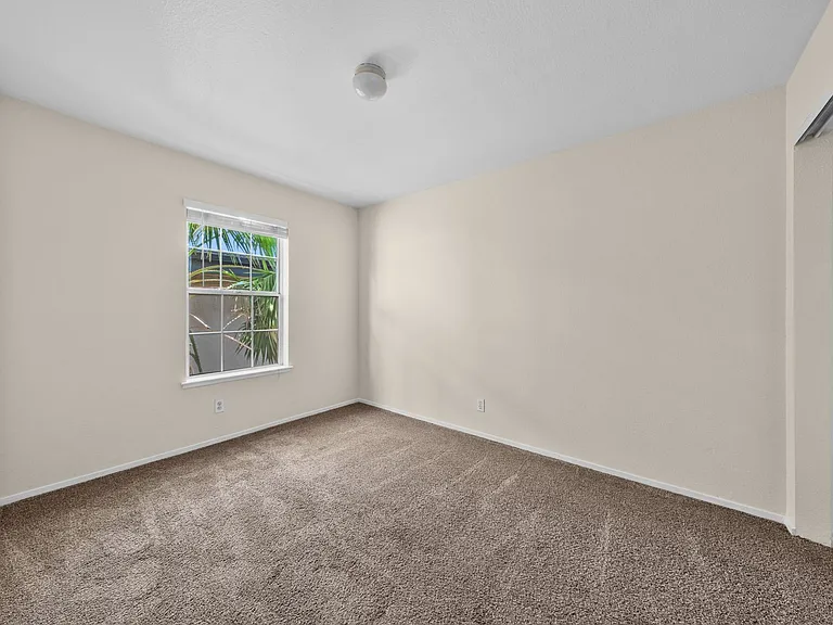 321 T St — Photo 7
