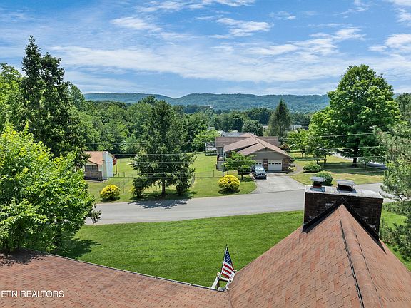 5th image of 1537 N Courtney Oak Ln