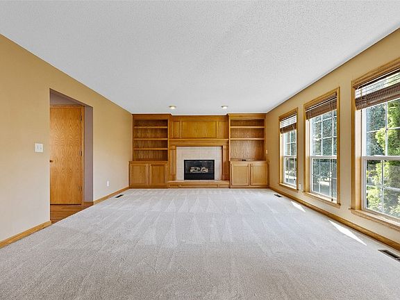 4th image of 2050 Newcastle Rd