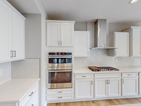 4th image of 6231 Seville Ln #70