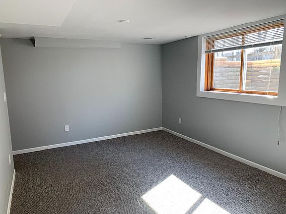 3rd image of 109 E Chestnut St APT 1