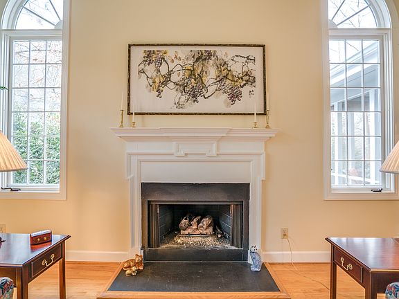 3rd image of 116 Breckenridge Pl