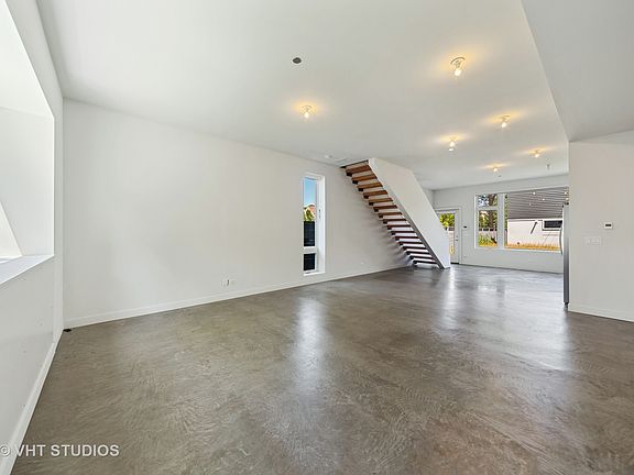 2nd image of 2659 N Hamlin Ave