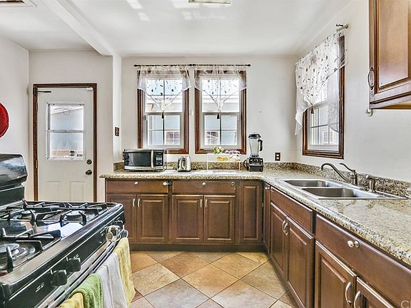 5th image of 6158 Lewis Ave