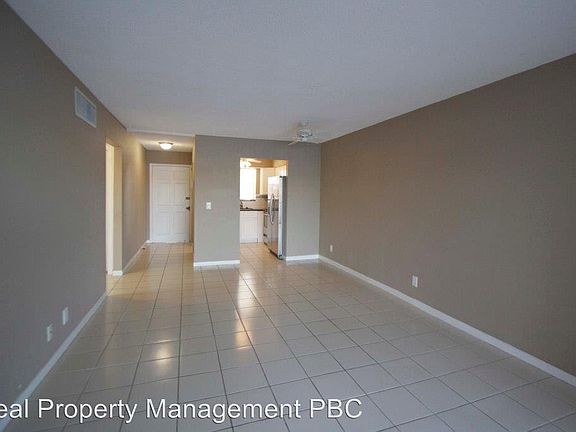 4th image of 531 W Kalmia Dr APT 9