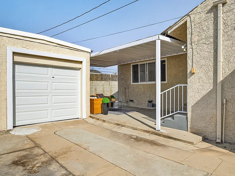 2037 S 3rd St — Photo 33