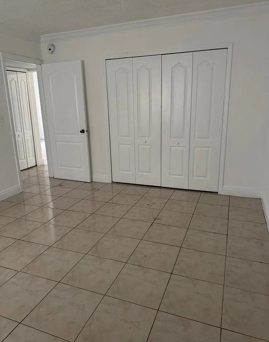 16118 NE 21st Ave — Photo 3