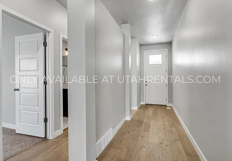 4922 W Northwood Ln — Photo 6