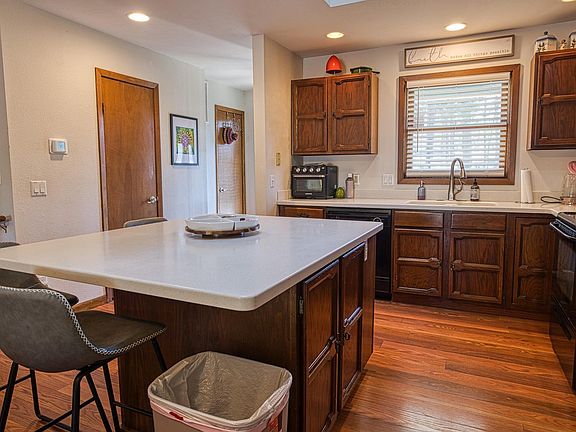 3rd image of 36 Lequita Pl