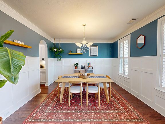 4th image of 832 Lillian Park Drive