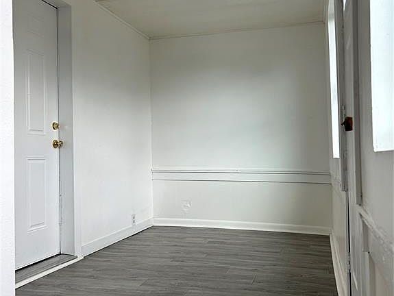 2nd image of 1229 E 10th St