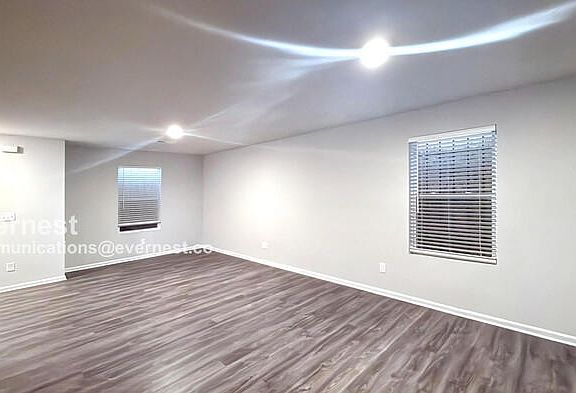 4th image of 4207 Park Ave
