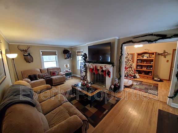 3rd image of 475 Lynnwood Ln