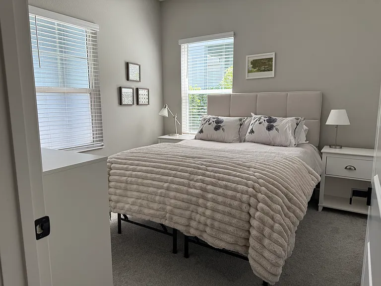 Guest bedroom #1