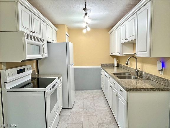 4th image of 9701 Sunrise Blvd Unit L28
