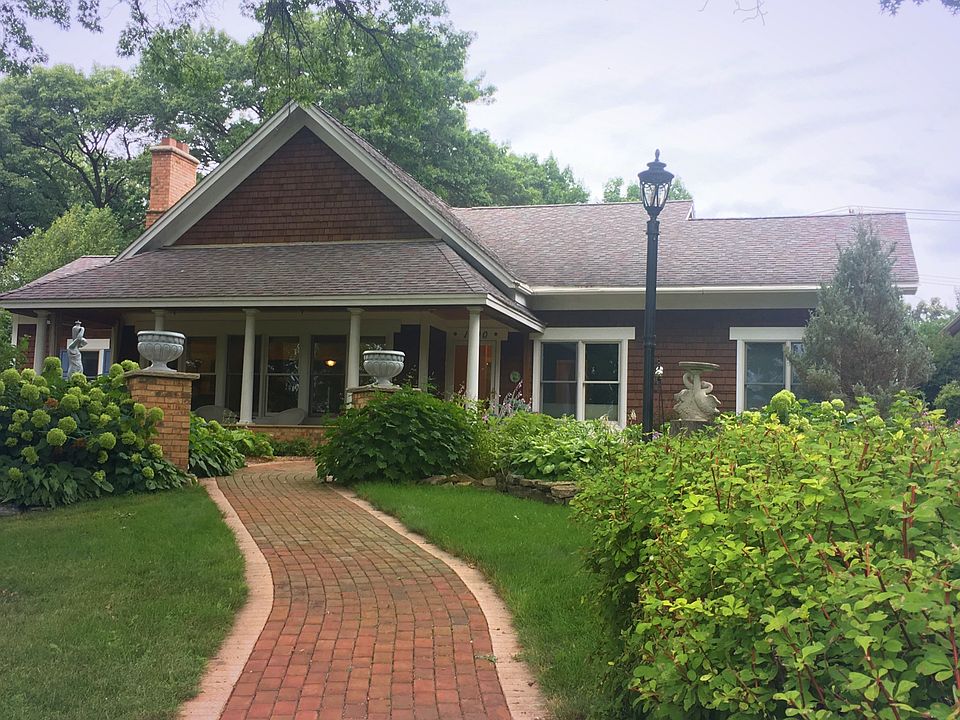 1st image of 1800 Mississippi River Blvd S