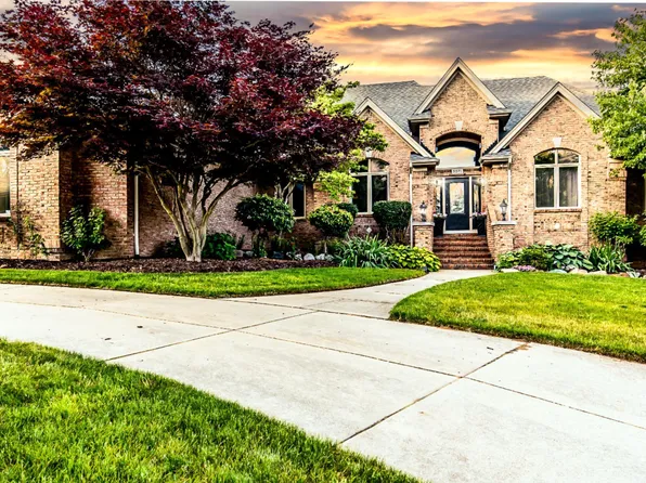 5571 Brookside Ln, Washington, MI 48094