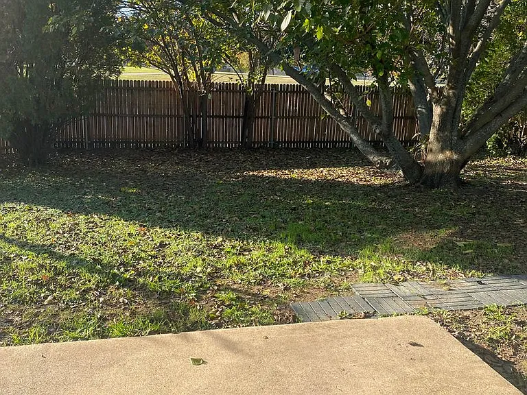 318 Spanish Moss Dr — Photo 25