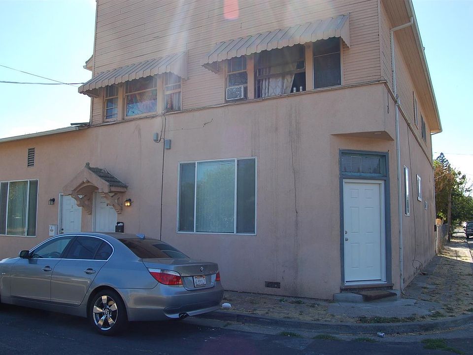 1st image of 700 Water St