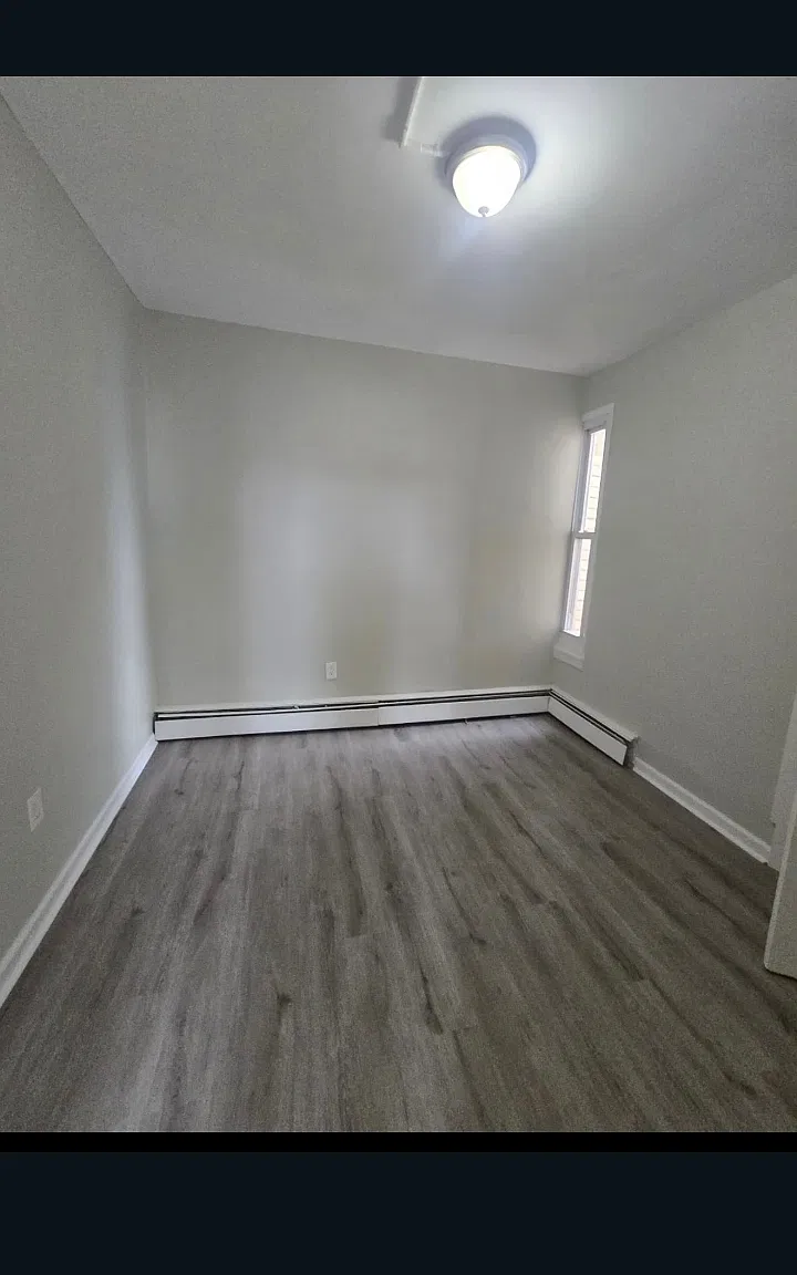 3 bed, $2,095 — Photo 4