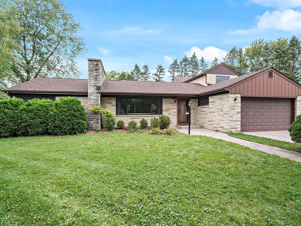 1320 West Larkspur Ln, River Hills, WI 53217 Zillow