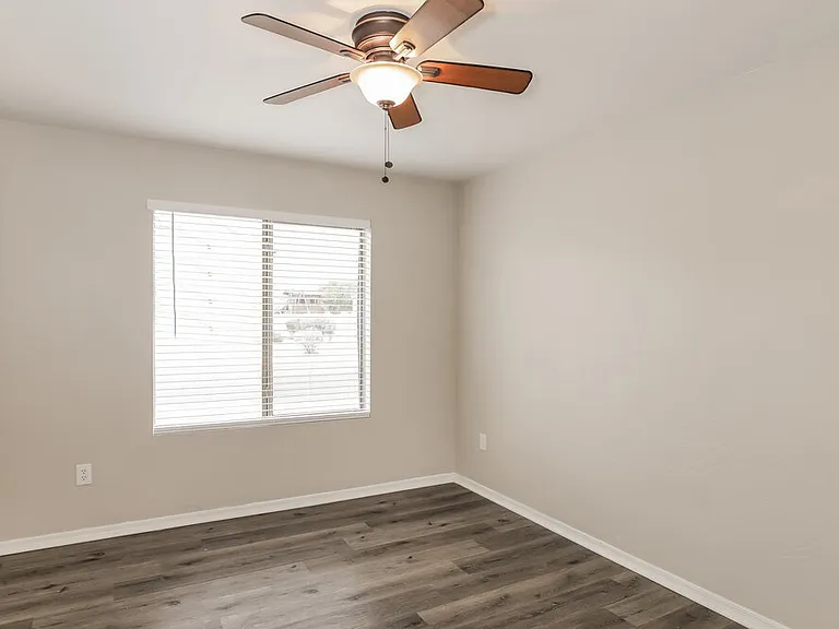 10438 W Georgia Ave — Photo 17