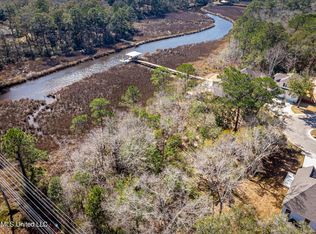 210 Bluff Cv, Ocean Springs, MS 39564