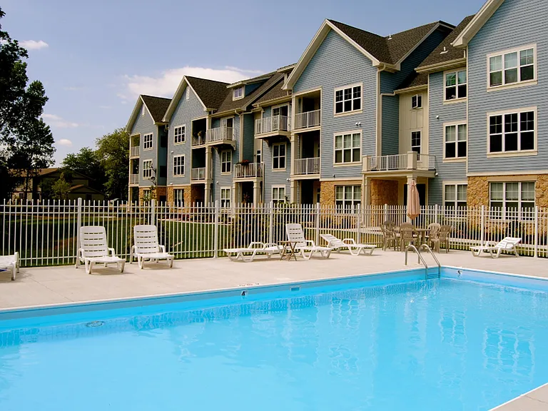 Delafield Woods Apartments — Photo 15