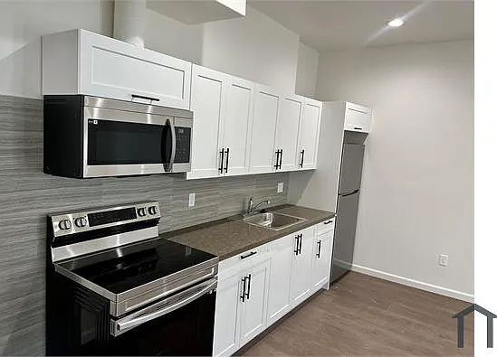 1 bed, 540 sqft, $2,300 — Photo 1